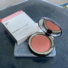 Makeup: it cosmetics, Smashbox, Jeffree Star & More Posh Party